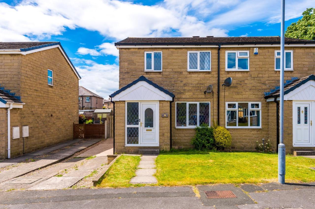Family Friendly 3-Bed Home With Free Parking On Site Huddersfield Dış mekan fotoğraf