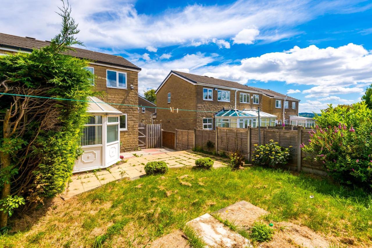Family Friendly 3-Bed Home With Free Parking On Site Huddersfield Dış mekan fotoğraf
